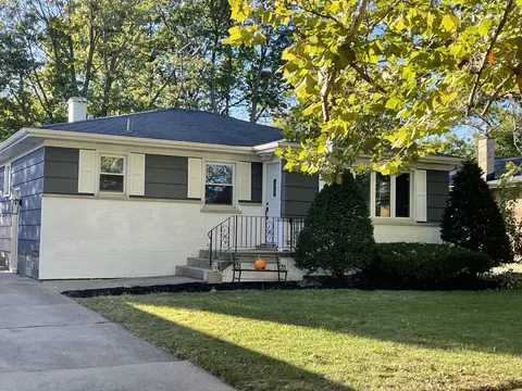 18452 Oakwood Ave, Lansing, IL 60438