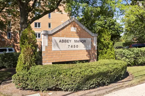 7450 N Waukegan Rd #509, Niles, IL 60714