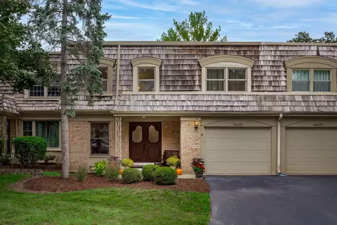 19 W074 Avenue Barbizon, Oak Brook, IL 60523