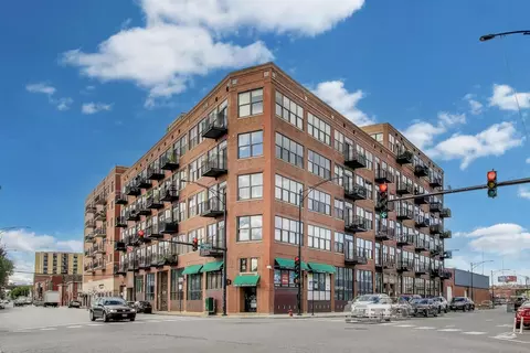 2310 S Canal St #210, Chicago, IL 60616