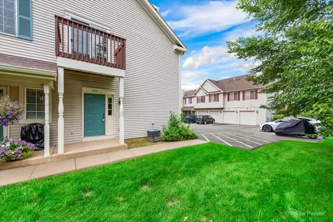 541 Fox Ridge Dr #541, Fox Lake, IL 60020
