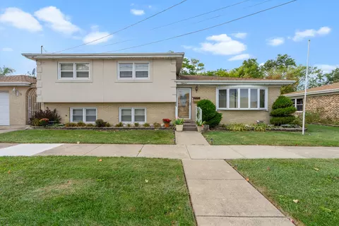 4038 Denley Ave, Schiller Park, IL 60176
