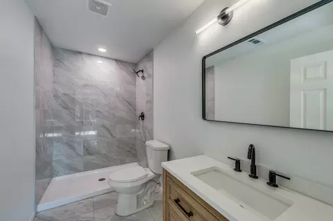 Bath - 690 Birch Ln, Olympia Fields, IL 60461 photo 1 of 4