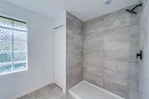 Bath - 690 Birch Ln, Olympia Fields, IL 60461 photo 3 of 4