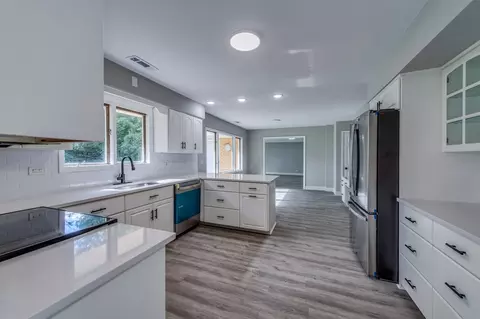 Kitchen - 690 Birch Ln, Olympia Fields, IL 60461 photo 1 of 4