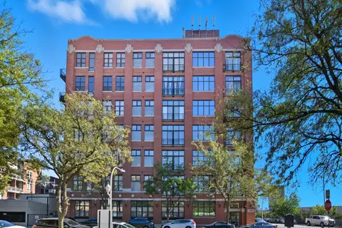 1250 W Van Buren St #313, Chicago, IL 60607