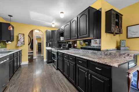 Kitchen - 26 Glen Echo Rd, Elgin, IL 60120 photo 3 of 5