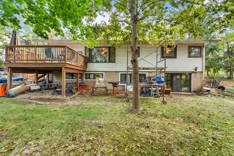 Exterior - 26 Glen Echo Rd, Elgin, IL 60120 photo 10 of 12