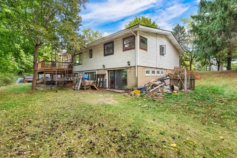 Exterior - 26 Glen Echo Rd, Elgin, IL 60120 photo 9 of 12