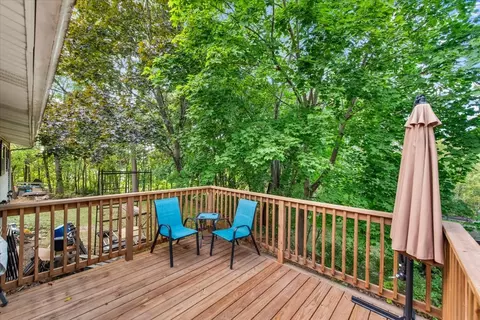 Exterior - 26 Glen Echo Rd, Elgin, IL 60120 photo 4 of 12