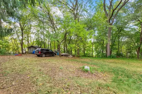 Exterior - 26 Glen Echo Rd, Elgin, IL 60120 photo 7 of 12