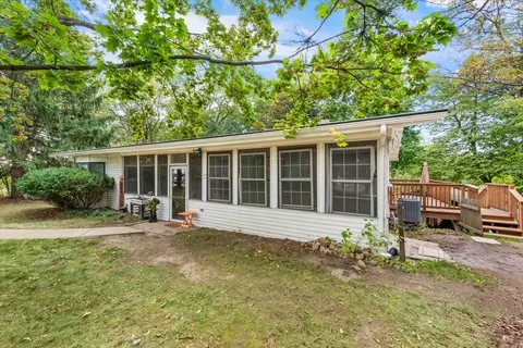 Exterior - 26 Glen Echo Rd, Elgin, IL 60120 photo 11 of 12