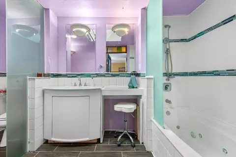 Bath - 26 Glen Echo Rd, Elgin, IL 60120 photo 1 of 2