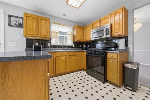 7 Melrose Ct, Bloomington, IL 61704 photo 9