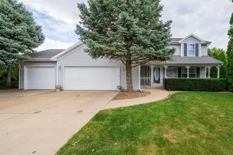 7 Melrose Ct, Bloomington, IL 61704