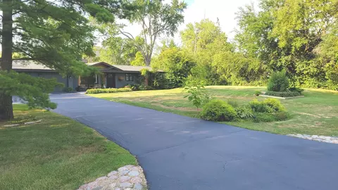 83 Wildwood Dr, Barrington, IL 60010