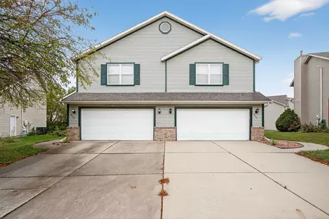 421 Robert Dr, Normal, IL 61761