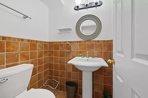 Bath - 18638 Golfview Dr, Hazel Crest, IL 60429 photo 1 of 3