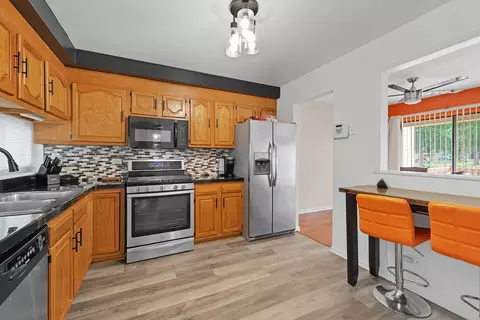 Kitchen - 18638 Golfview Dr, Hazel Crest, IL 60429 photo 2 of 2