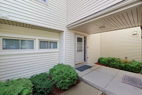 Exterior - 18638 Golfview Dr, Hazel Crest, IL 60429 photo 2 of 6