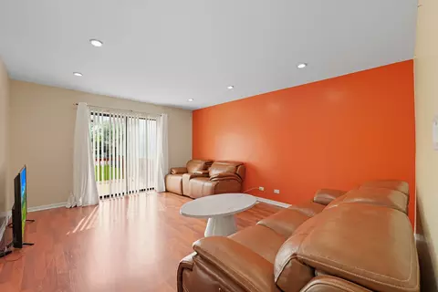 Living - 18638 Golfview Dr, Hazel Crest, IL 60429 photo 1 of 1