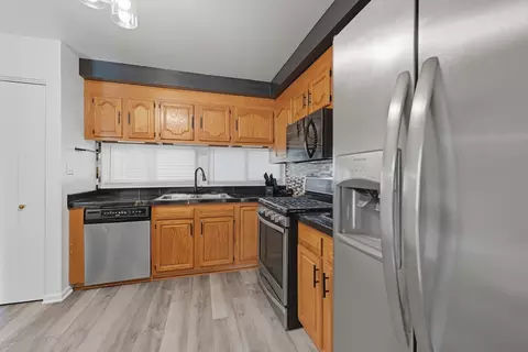 Kitchen - 18638 Golfview Dr, Hazel Crest, IL 60429 photo 1 of 2
