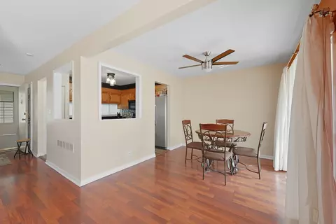 Dining - 18638 Golfview Dr, Hazel Crest, IL 60429 photo 2 of 2