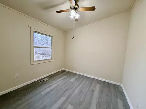 Bedroom - 2016 Greendale Dr, Champaign, IL 61821 photo 3 of 5