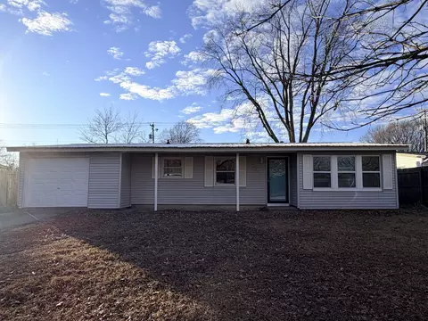 2016 Greendale Dr, Champaign, IL 61821