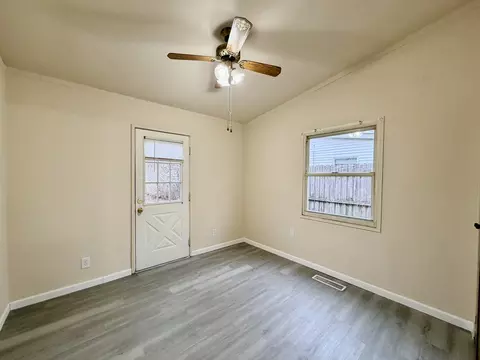 Bedroom - 2016 Greendale Dr, Champaign, IL 61821 photo 4 of 5