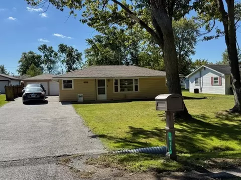 829 W Windsor Ave, Crete, IL 60417