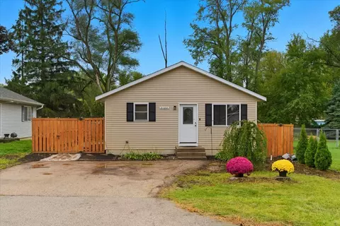 7103 Delaware Rd, Wonder Lake, IL 60097