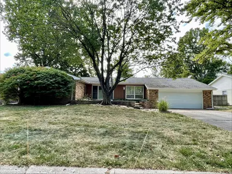 7 Mcdonald Ct, Champaign, IL 61821