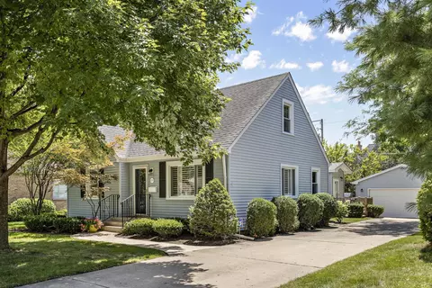 2329 Illinois Rd, Northbrook, IL 60062