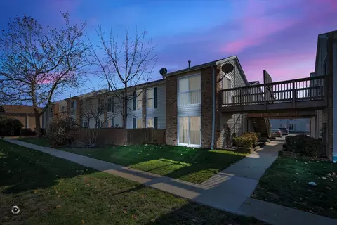 1908 Kenilworth Cir #H, Hoffman Estates, IL 60169