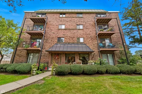 2218 N Newland Ave #203, Chicago, IL 60707