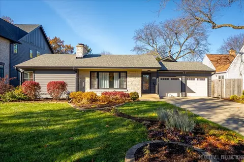 1017 S 6th St, Saint Charles, IL 60174
