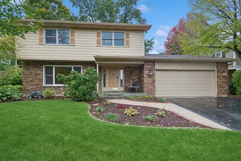 226 Aberdeen Rd, Cary, IL 60013