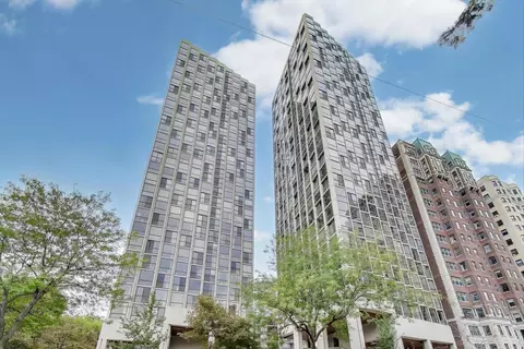 345 W Fullerton Pkwy #2101, Chicago, IL 60614