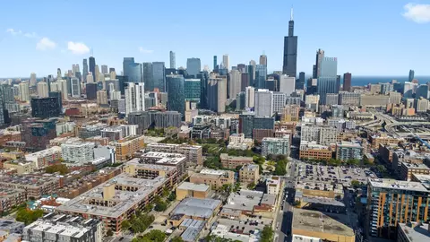 Undisclosed, Chicago, IL 60607 photo 30