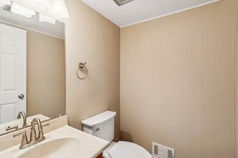 Bath - 133 Coral Ln, Wheeling, IL 60090 photo 2 of 4