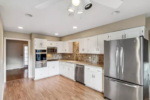 Kitchen - 133 Coral Ln, Wheeling, IL 60090 photo 1 of 1