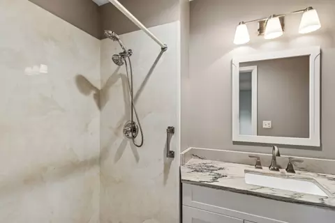 Bath - 133 Coral Ln, Wheeling, IL 60090 photo 4 of 4