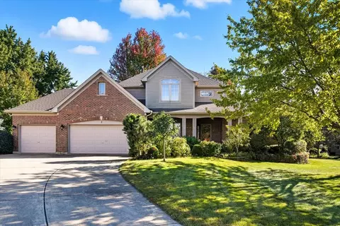 8 Mossfield Ct, Sugar Grove, IL 60554