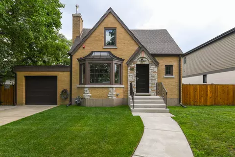 5309 Crain St, Skokie, IL 60077