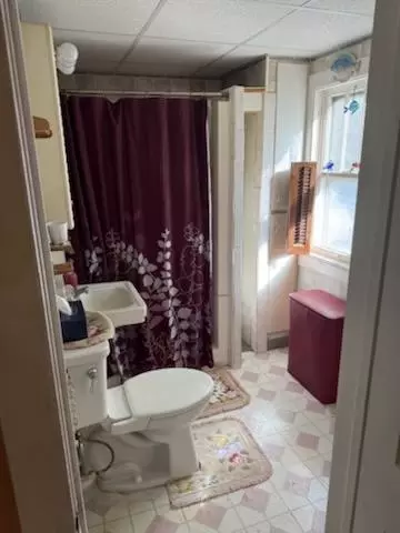 Bath - 202 E 14th St, Lockport, IL 60441 photo 1 of 1