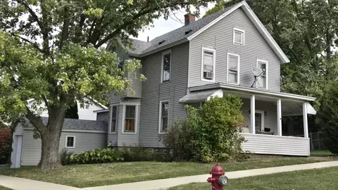 202 E 14th St, Lockport, IL 60441