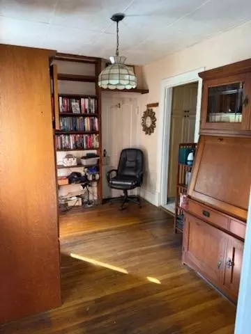 Entry Way - 202 E 14th St, Lockport, IL 60441 photo 1 of 2
