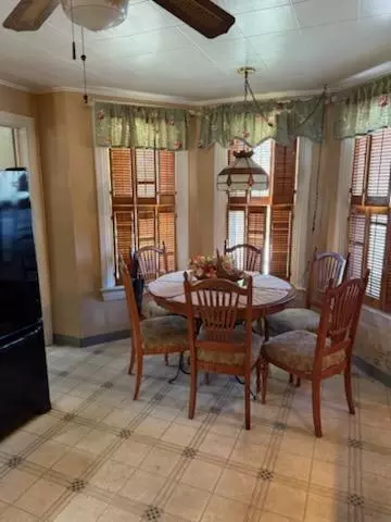 Dining - 202 E 14th St, Lockport, IL 60441 photo 1 of 1