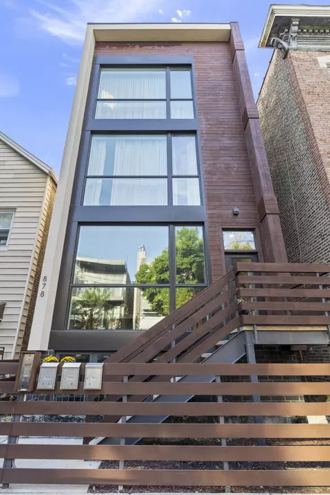 878 N Marshfield Ave #1, Chicago, IL 60622